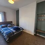 Cozy Corner - 2 Bedroom Apartment
