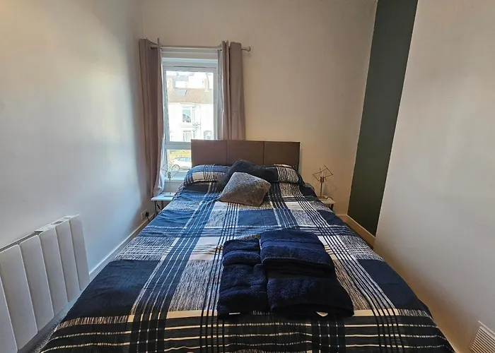 Cozy Corner - 2 Bedroom Apartment