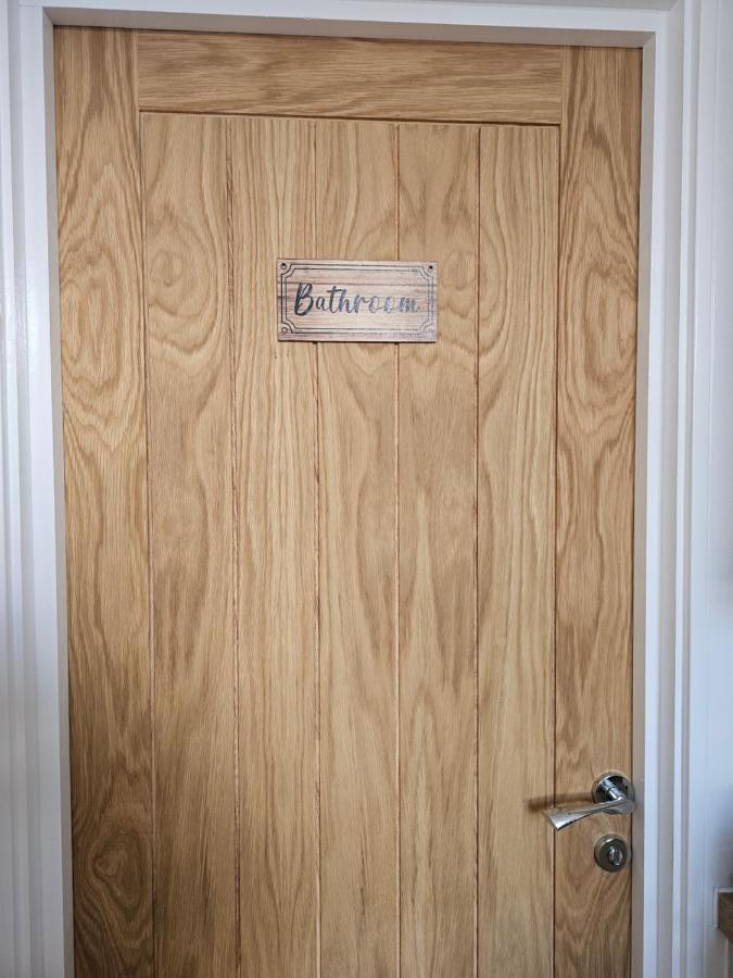 Cozy Corner - 2 Bedroom * Swansea